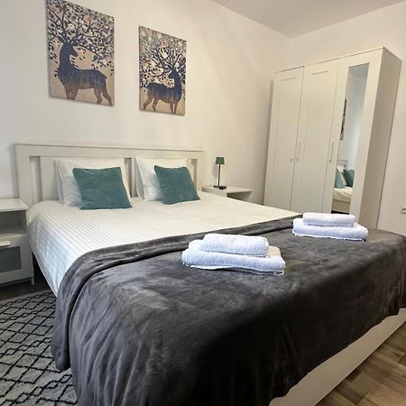 Apartament 2 Cam Cetate Alba Iulia Esterno foto